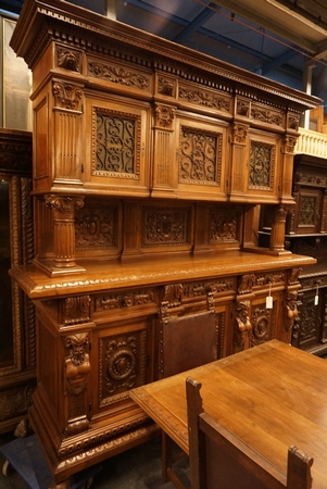 9 Piece carved walnut dining room set, around 1900