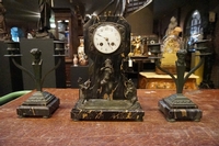 Clock set in bronze and marble, France around 1900