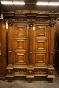 Renaissance 2 door cabinet in Oak, Holland 17th century