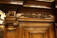 Renaissance 2 door cabinet in Oak, Holland 17th century