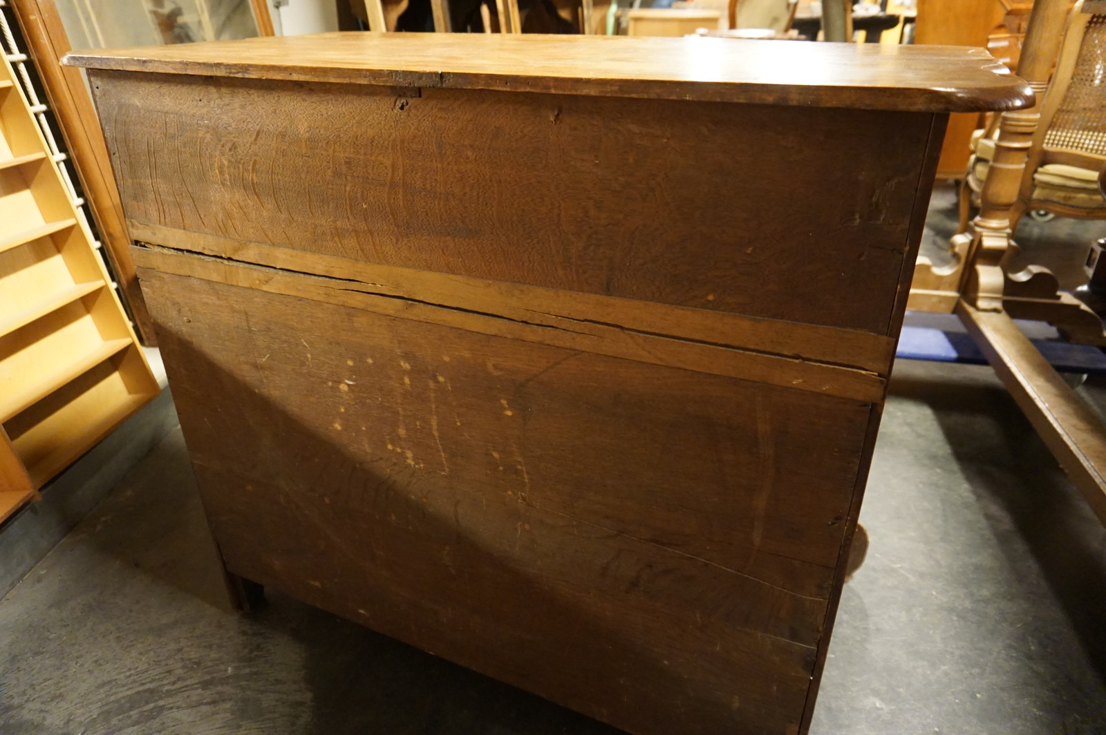 18th century Dutch oak commode