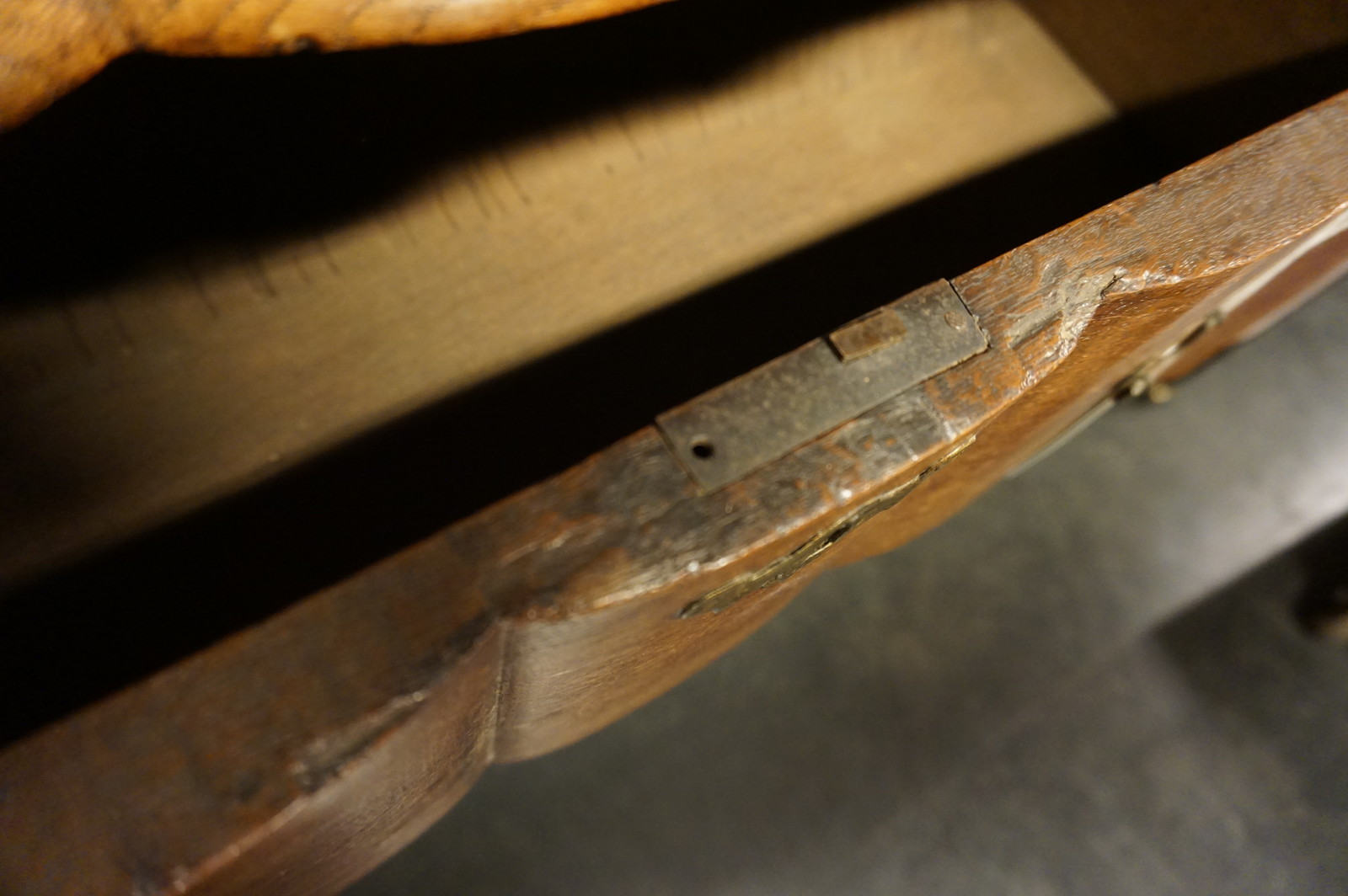 18th century Dutch oak commode