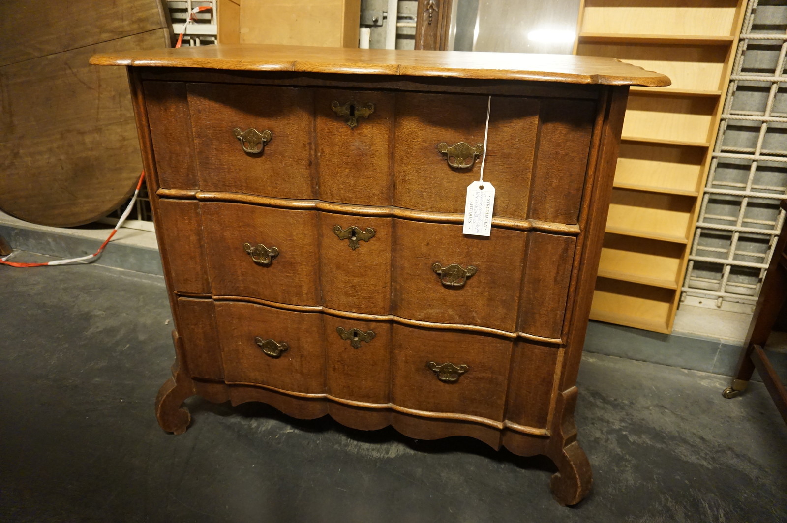 18th century Dutch oak commode