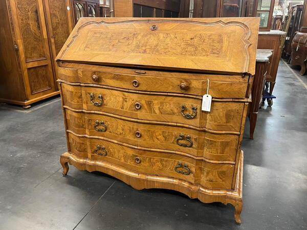 18th century Italian walnut secretary desk, 122x60x116H cm 
