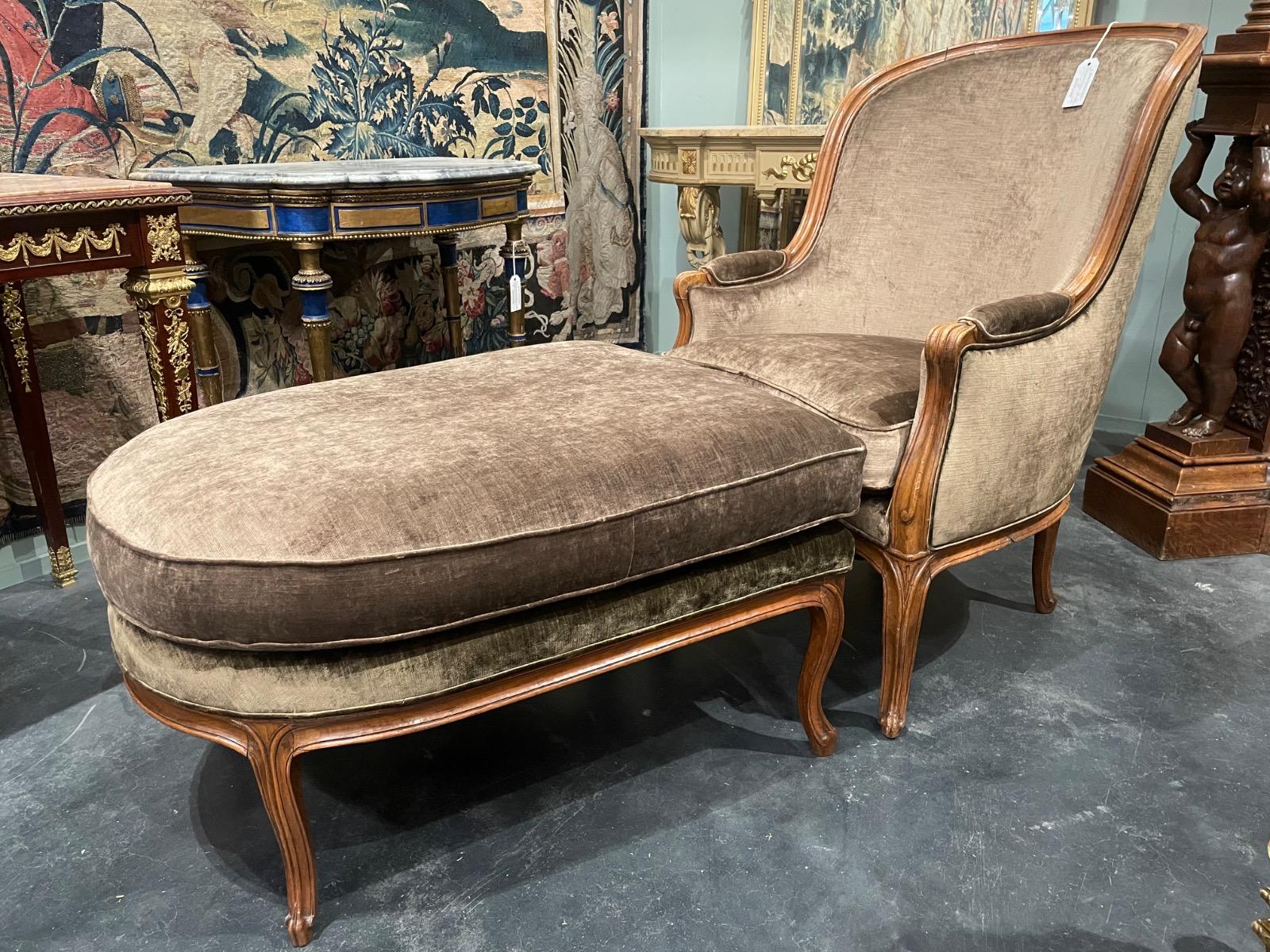 18th century Louis XV walnut chaise longue