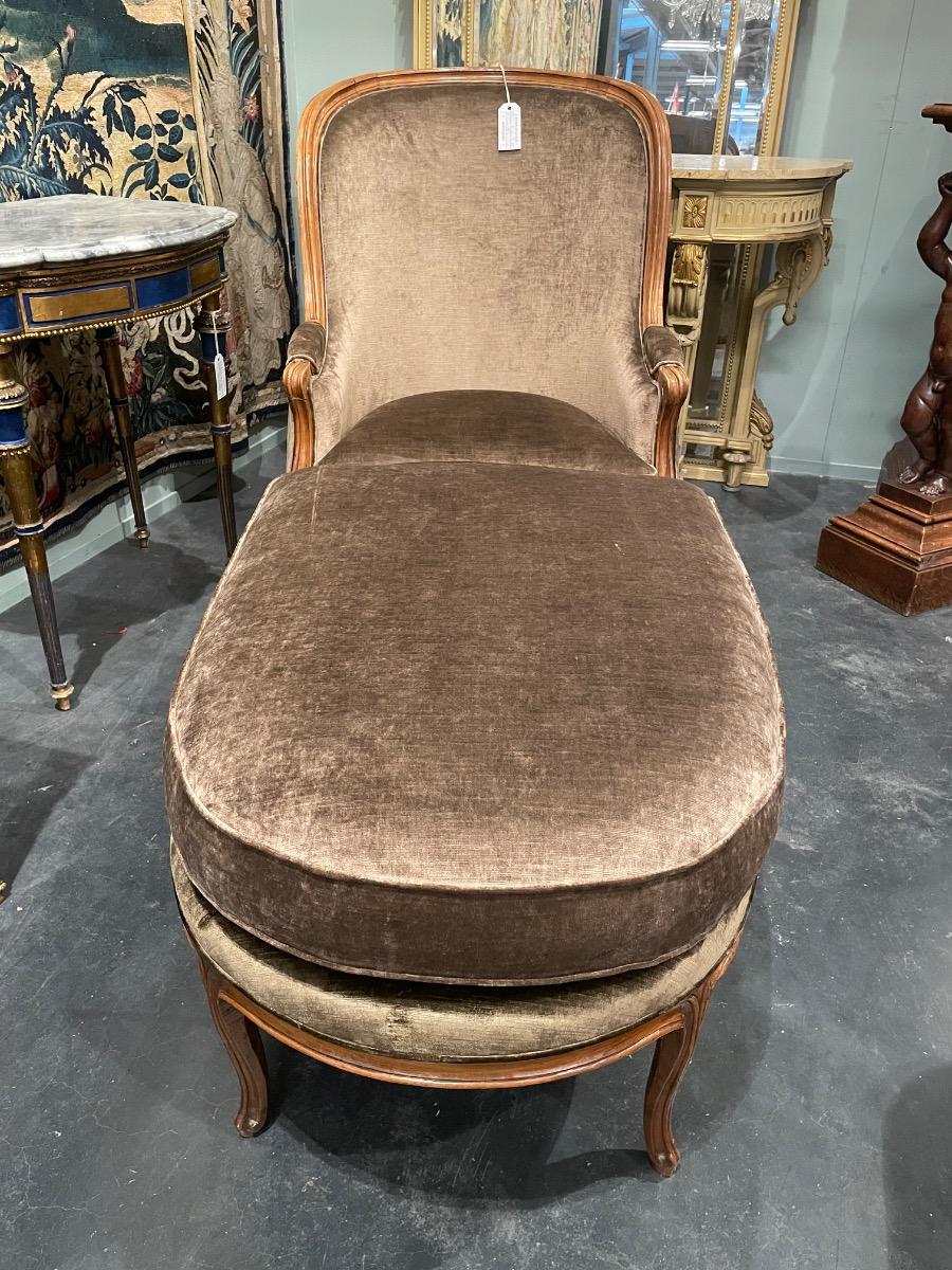 18th century Louis XV walnut chaise longue