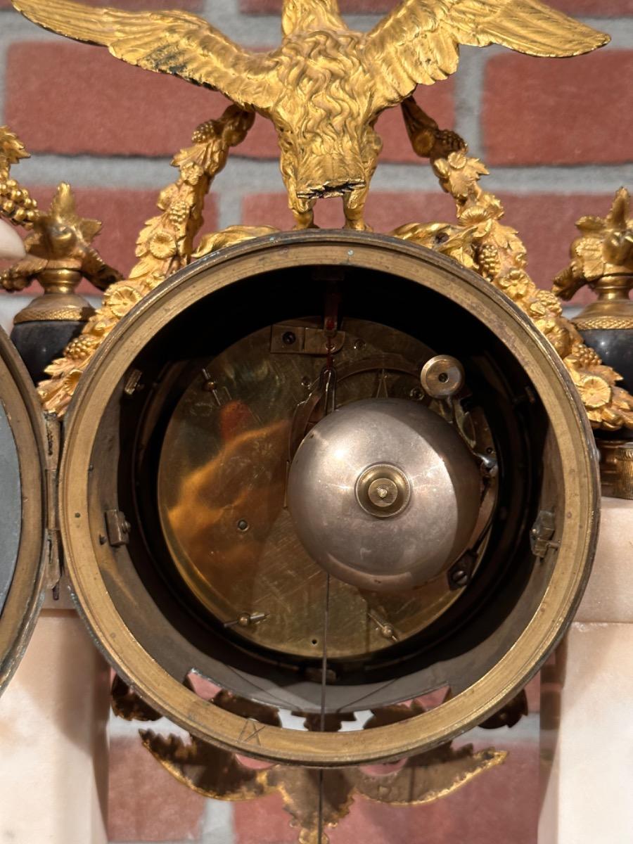 18th century Louis XVI portico clock signed “De Belle”, 36x10x47h cm