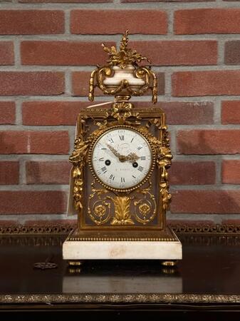 18th century louis XVI four sided glass table clock signed by Viger, 19x13x39h cm