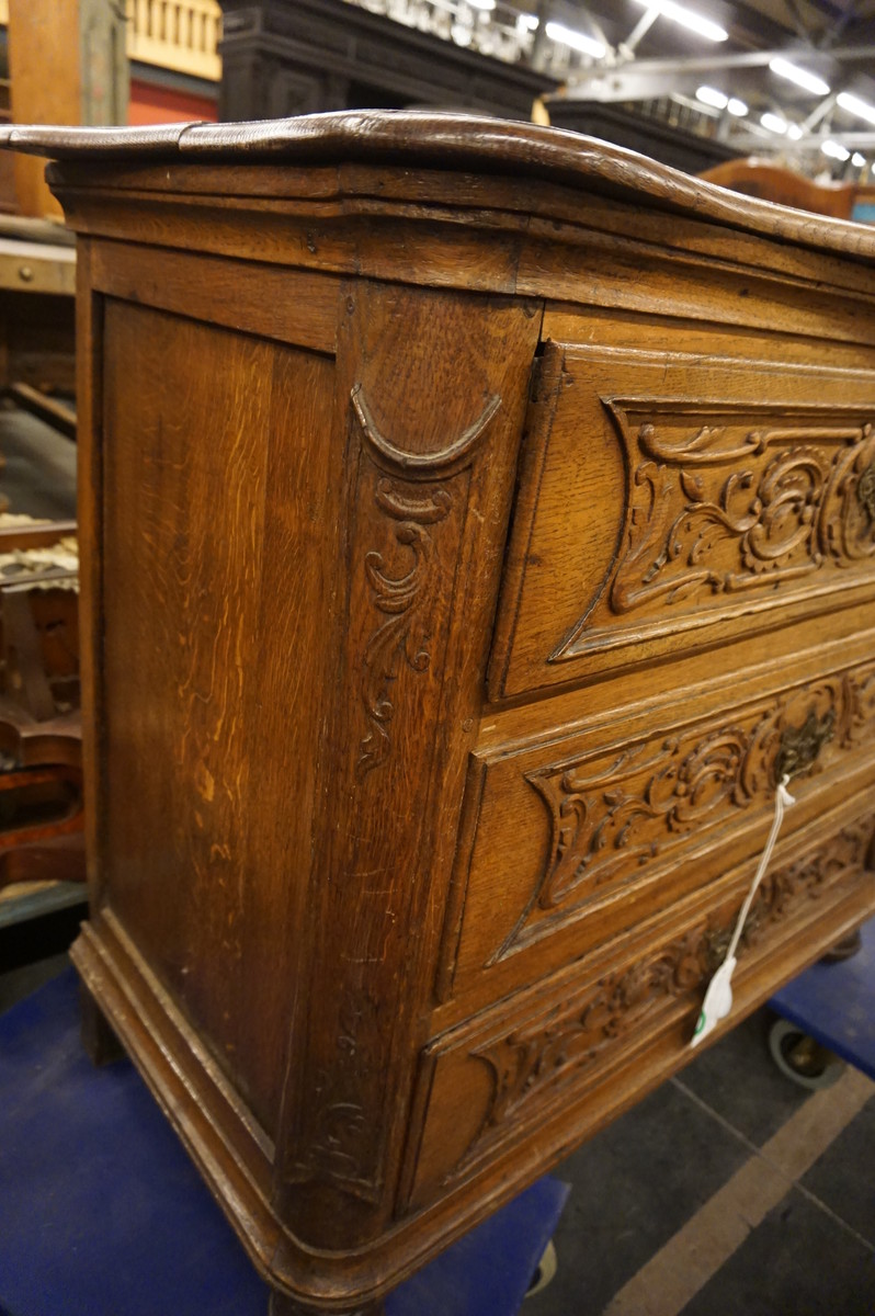 18th century oak Liege commode