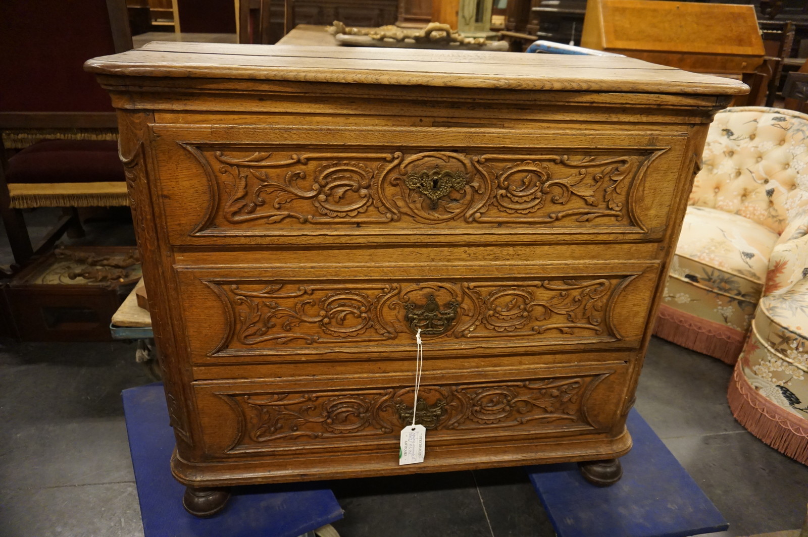 18th century oak Liege commode