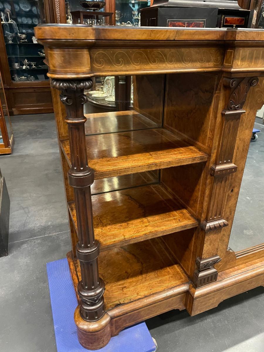19th century English walnut credenza. 173x45x105H cm 