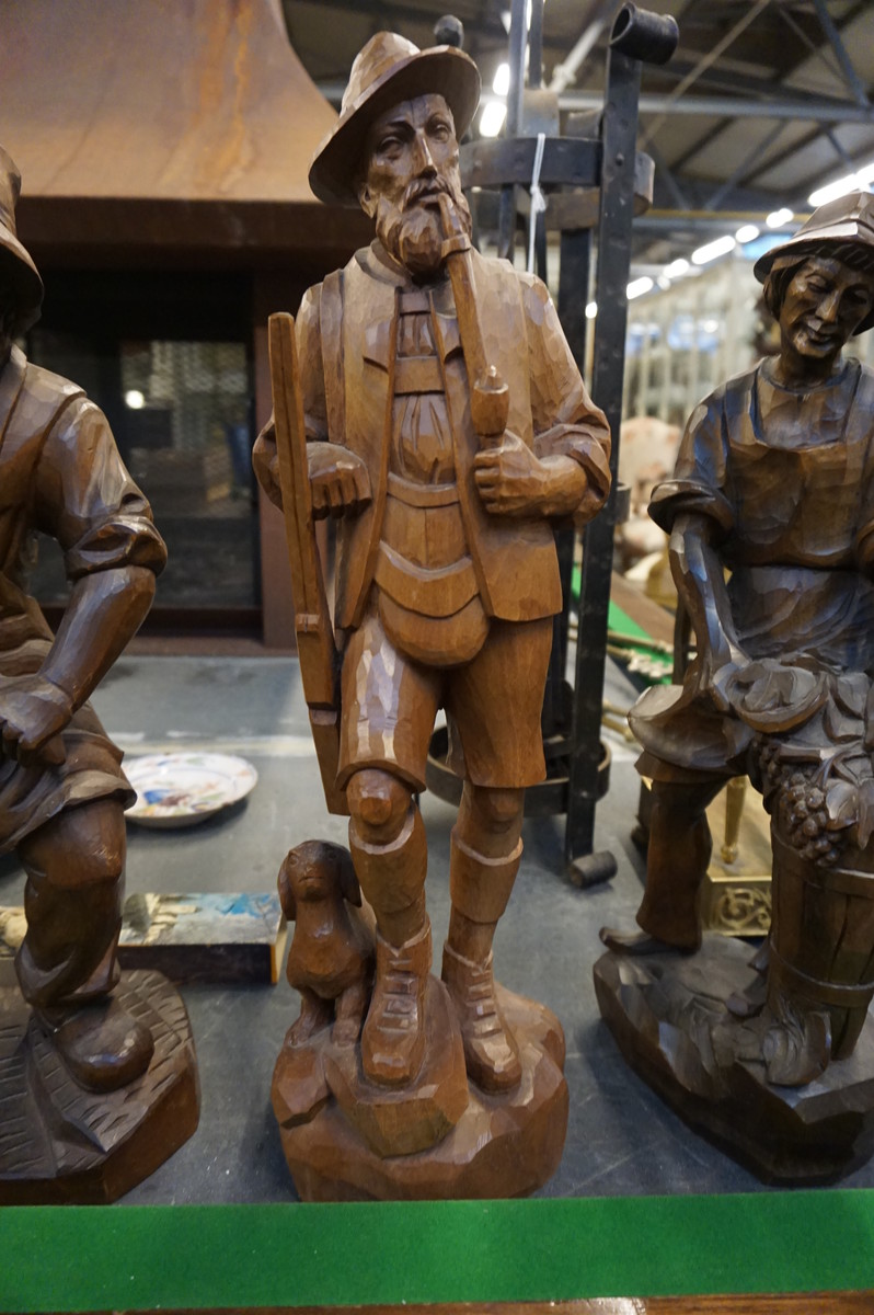 5 different wooden statues