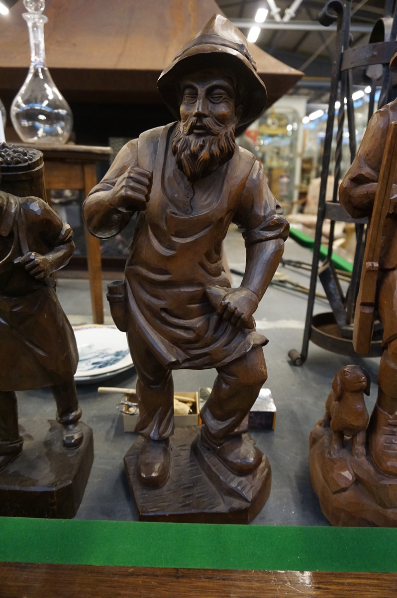 5 different wooden statues