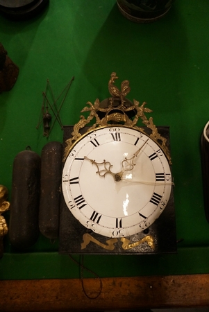Early month running comtoise clock, around 1800