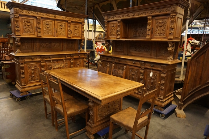 9 pcs Renaissance Diningroom set