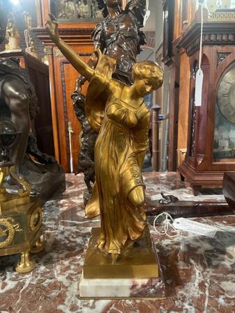 Beautiful Bronze gilded statue, signed H.. Levasseur. 35 cm tall