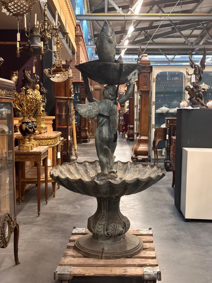 Bronze Fountain, 93 ⌀ x178h cm