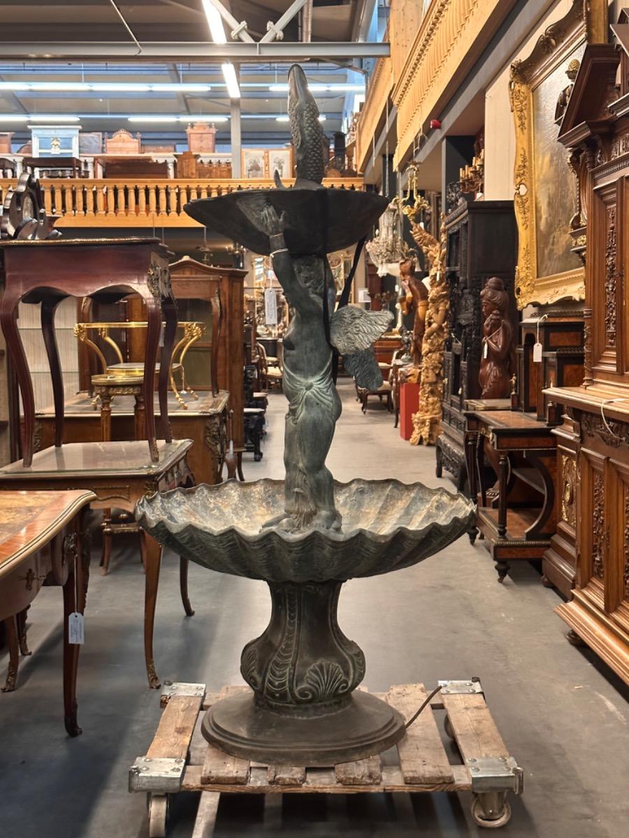 Bronze Fountain, 93 ⌀ x178h cm