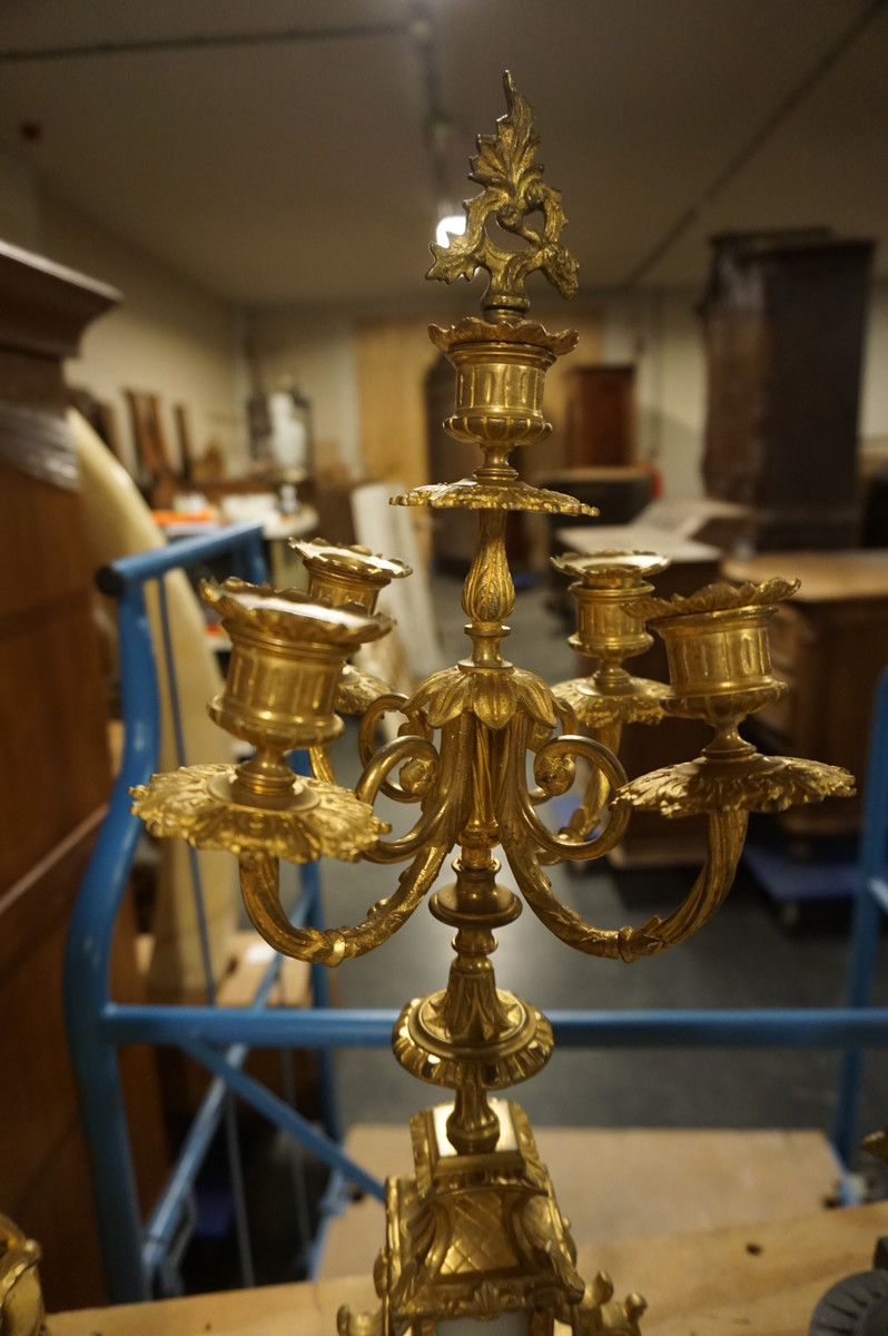 Bronze gilded and alabaster clock set