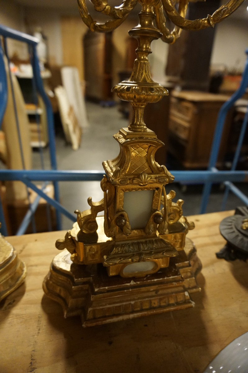 Bronze gilded and alabaster clock set