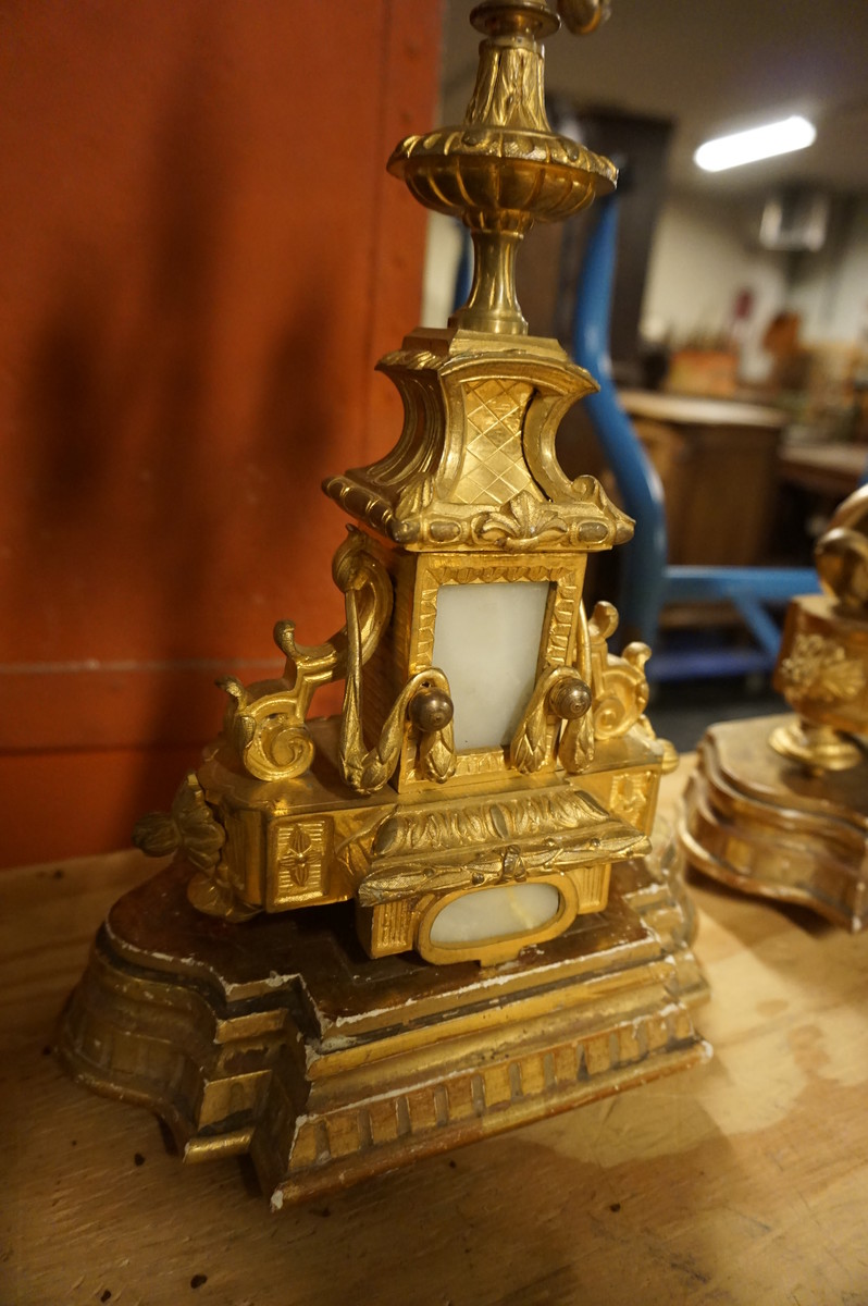 Bronze gilded and alabaster clock set