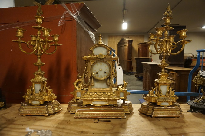 Bronze gilded and alabaster clock set