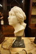 Bust signed in marble 19th century