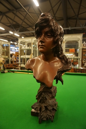 Bust signed Melilli