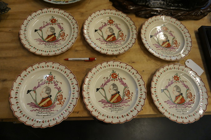 Complete serie of 6 creameware Willem V plates, 18th C. 