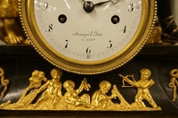 Directoire style Clock model Africa in bronze, France around 1800