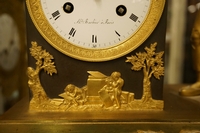 Empire style Clock in gilded bronze, France around 1800