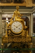 Empire style Clock in gilded bronze, France around 1800