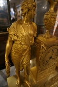 Empire style Clock set in gilded bronze, France around 1800