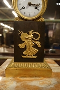 Empire Lyre style clock in gilded bronze, France 18th century