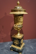 Empire style Vases with cover in gilded bronze, France around 1800