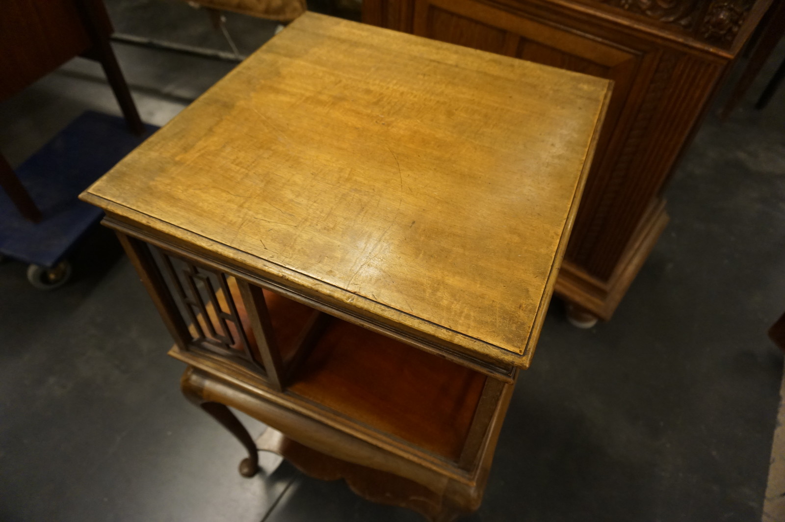 English mahogany revolving bookstand