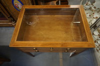 English mahogany table vitrine Around 1900