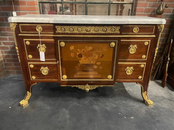 High quality Napoleon III commode, signed Lexcellent Paris. 145x60x90H cm 