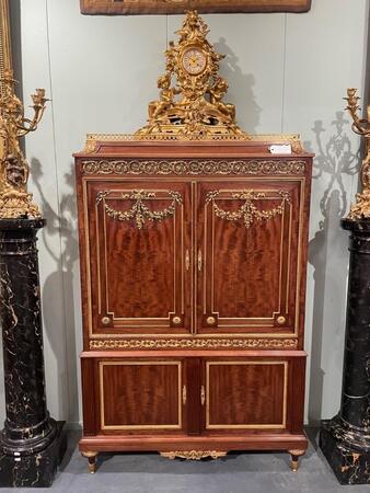 High quality Sormani signed cabinet. 104x37x163H cm 