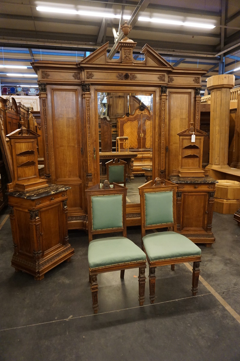 Italian Walnut 8 Piece Bedroom Set Around 1900 11 Bed Salon And Diningroom Sets 01 Furniture Strydhagen