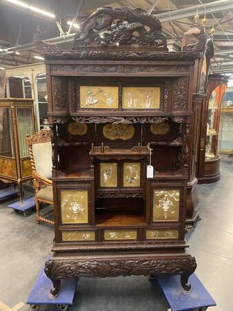 Japanese cabinet. 110x40x205H cm 