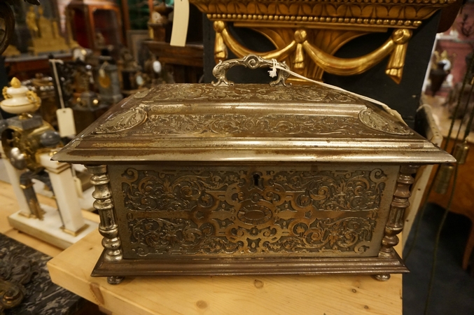 Jewellery box