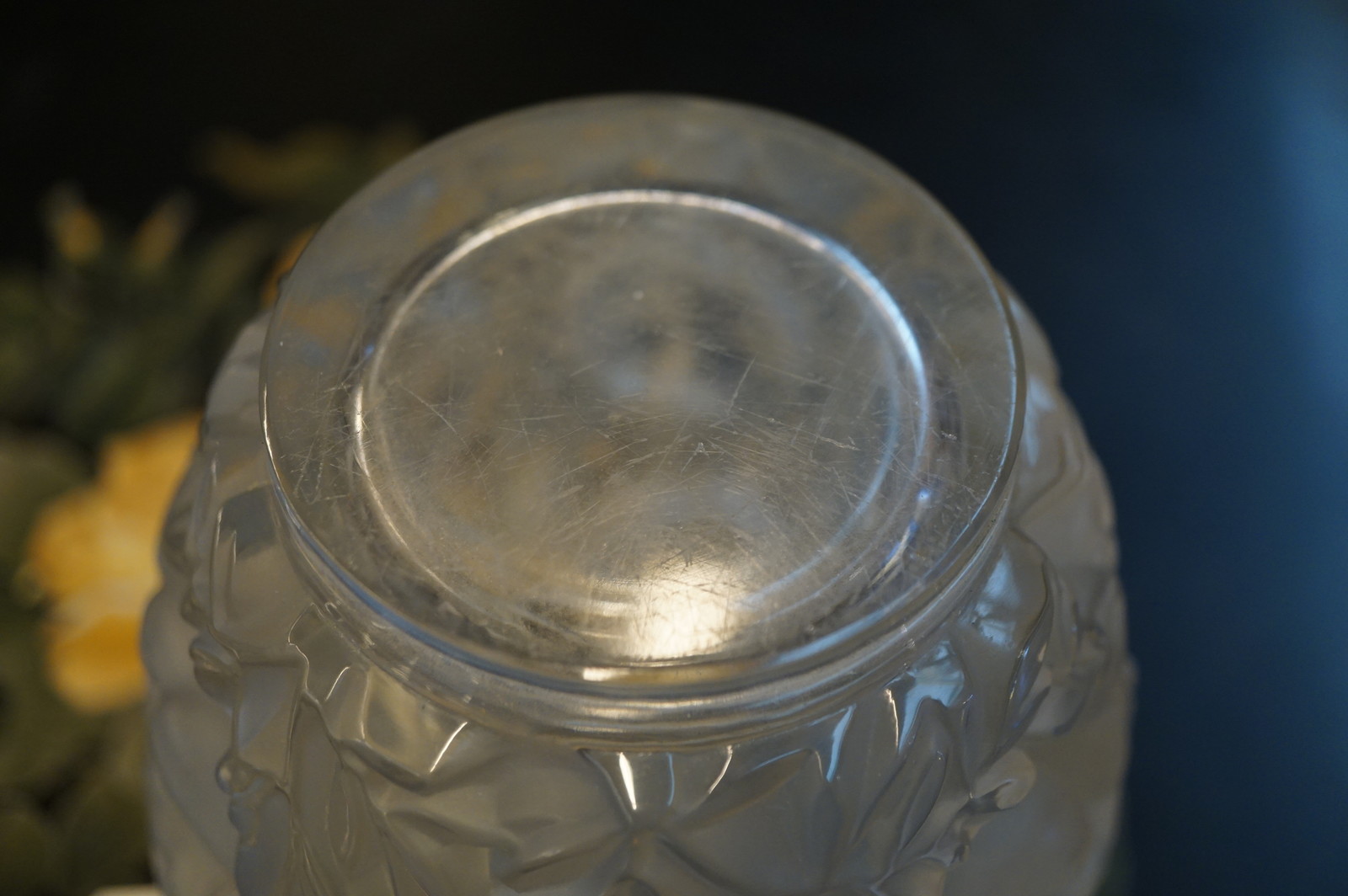 Lalique glass Bagatelle vase with love birds