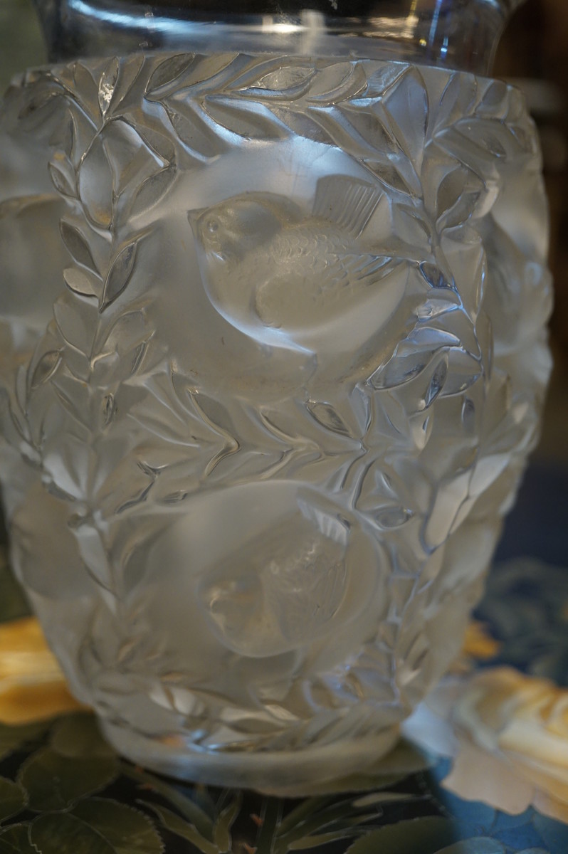 Lalique glass Bagatelle vase with love birds