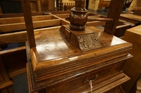 Linen press in walnut, Holland 18th Century