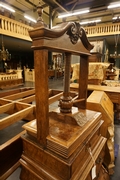 Linen press in walnut, Holland 18th Century