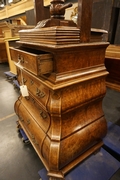 Linen press in walnut, Holland 18th Century