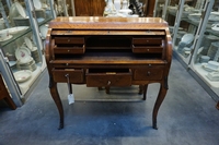 Louis XV style Desk in satinwood, Italy early 20th C.