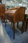 Louis XV style Desk in satinwood, Italy early 20th C.