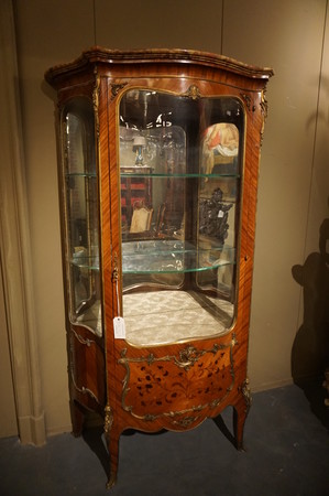 Louis XV style vitrine with marquetry